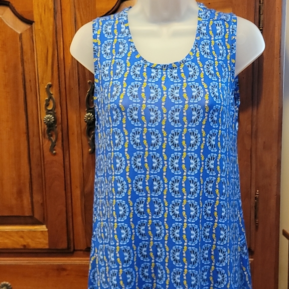 NEW SLEEVELESS DRESS - Picture 2 of 12